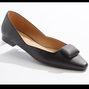 Brand NEW in box. Button vamp pointy flats.Sz 7.5W in black.